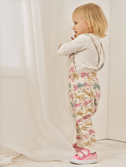 Conjunto Blusa E Jardineira Estampada Natural E Rosa Abrange