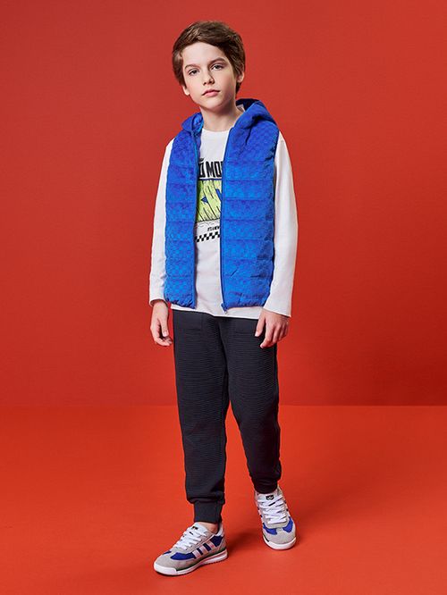 Colete com Capuz Infantil Menino em Matelassê Kippos